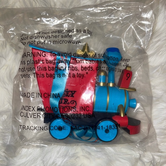 Dumbo Casey Junior Popcorn Bucket - Picture 5 of 5